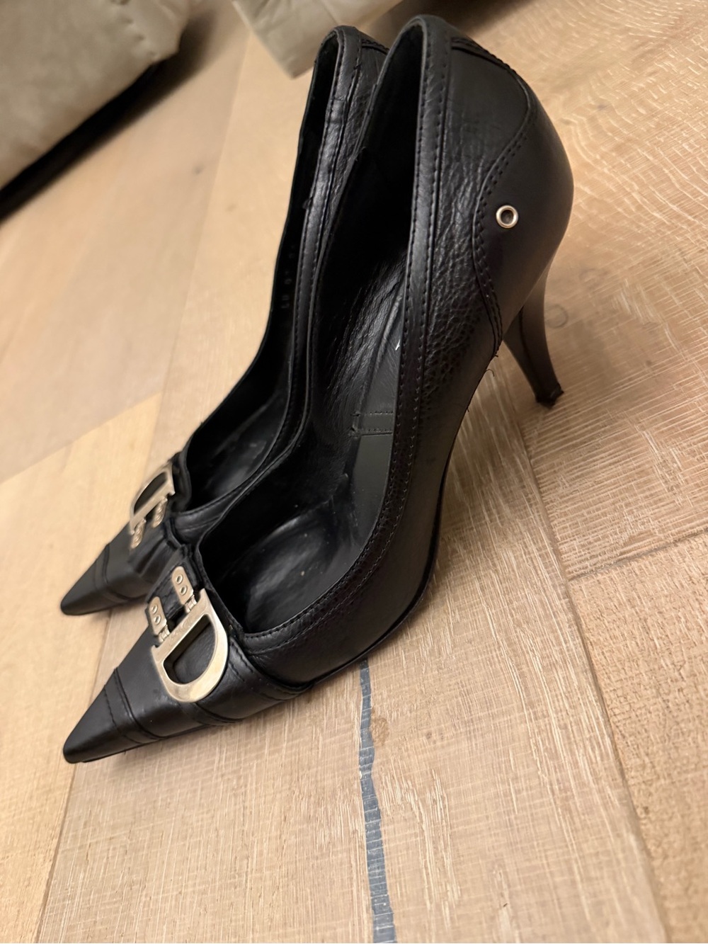 Dior vintage Black Pointed Leather Flats with Silver Buckle - Picture 3 of 5